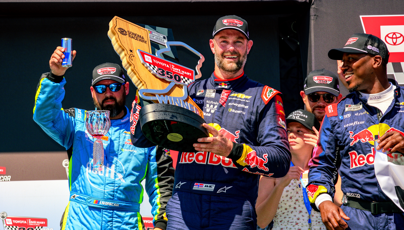 Shane van Gisbergen 逆袭夺冠背后的4大关键启示：LEYU SPORTS - 乐鱼体育 在索诺玛的不可复制之路